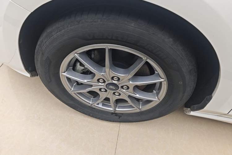 Used Ford Focus 2020 Hatchback EcoBoost 180 Automatic Trend Edition Left Front Wheel Hub