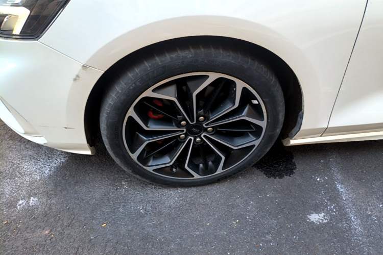 Used Ford Focus 2020 Sedan EcoBoost 180 Automatic ST Line Left Front Wheel Hub