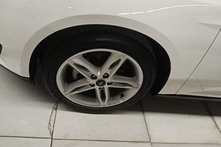 Used Ford Focus 2020 Hatchback Classic 1.5L Automatic Trendy Model Left Front Wheel Hub
