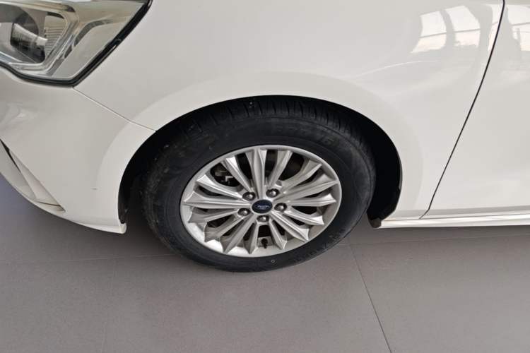 Used Ford Focus 2020 Sedan 1.5L Automatic Sharp Edition Left Front Wheel Hub