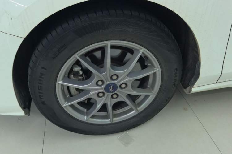 Used Ford Focus 2020 Hatchback EcoBoost 180 Automatic Trend Edition Left Front Wheel Hub