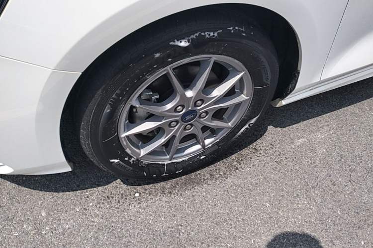 Used Ford Focus 2020 Hatchback 1.5L Automatic Sharp Edition Left Front Wheel Hub
