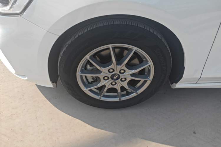 Used Ford Focus 2020 Hatchback EcoBoost 180 Automatic Trend Edition Left Front Wheel Hub