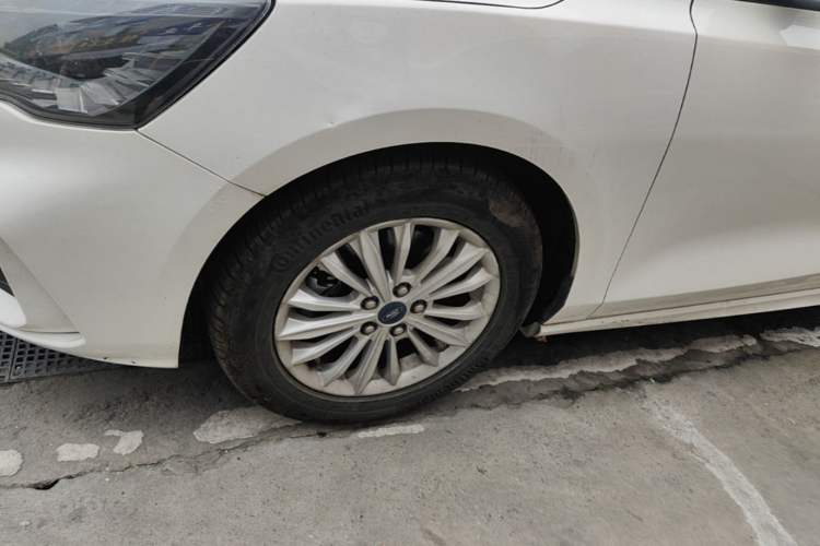 Used Ford Focus 2020 Sedan EcoBoost 180 Automatic Trend Edition Left Front Wheel Hub