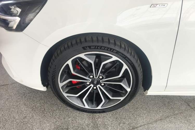 Used Ford Focus 2020 Hatchback EcoBoost 180 Automatic ST Line Left Front Wheel Hub