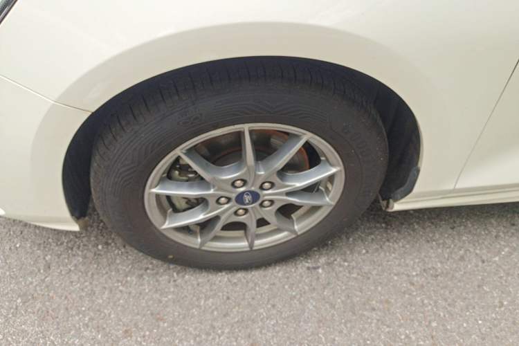 Used Ford Focus 2020 Hatchback EcoBoost 180 Automatic Trend Edition Left Front Wheel Hub