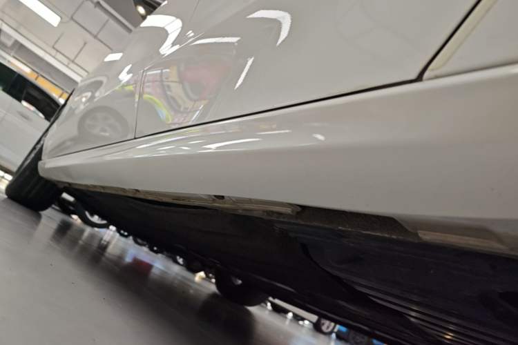 Used Ford Focus 2020 Hatchback EcoBoost 180 Automatic Trend Edition Left Side Sill