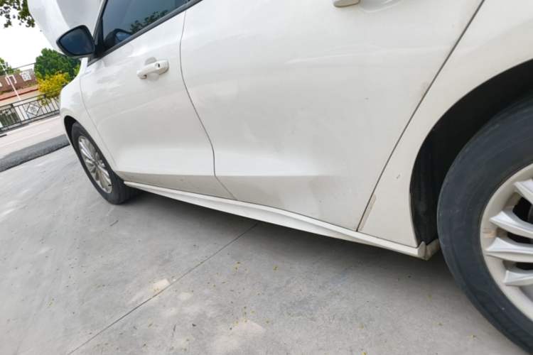Used Ford Focus 2020 Sedan EcoBoost 180 Automatic Trend Edition Left Side Sill