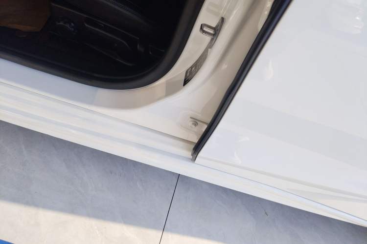 Used Ford Focus 2020 Hatchback EcoBoost 180 Automatic Trend Edition Left Side Sill