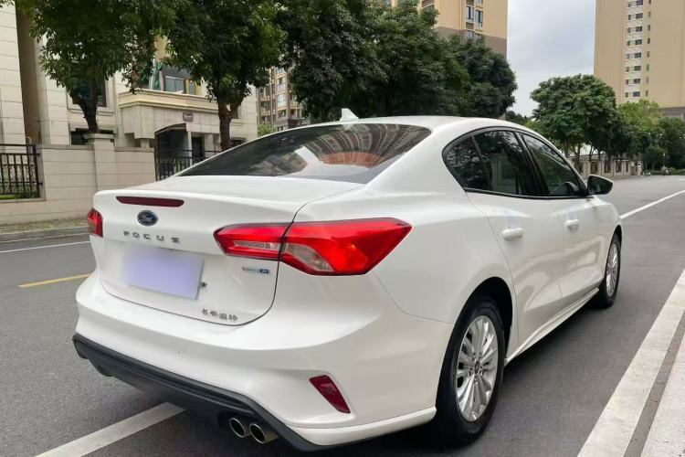 Used Ford Focus 2020 Sedan EcoBoost 180 Automatic Trend Edition Rear Right 45 Deg