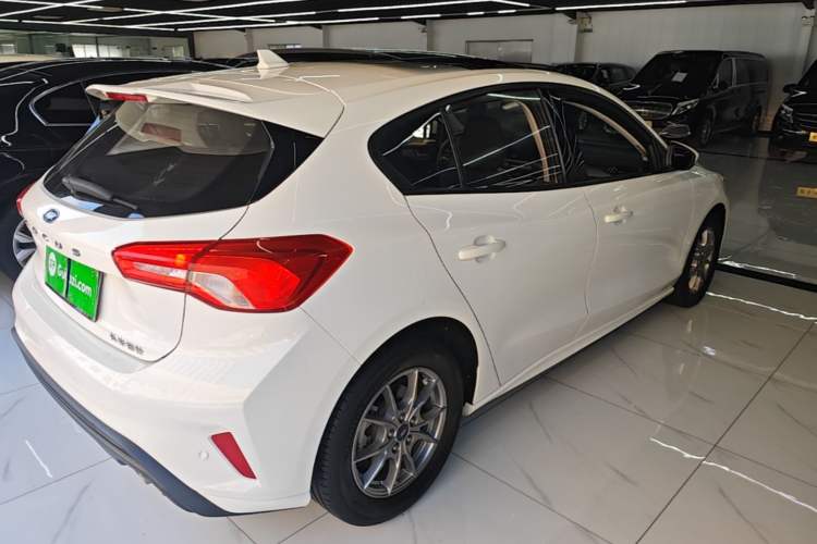Used Ford Focus 2020 Hatchback 1.5L Automatic Sharp Edition Rear Right 45 Deg