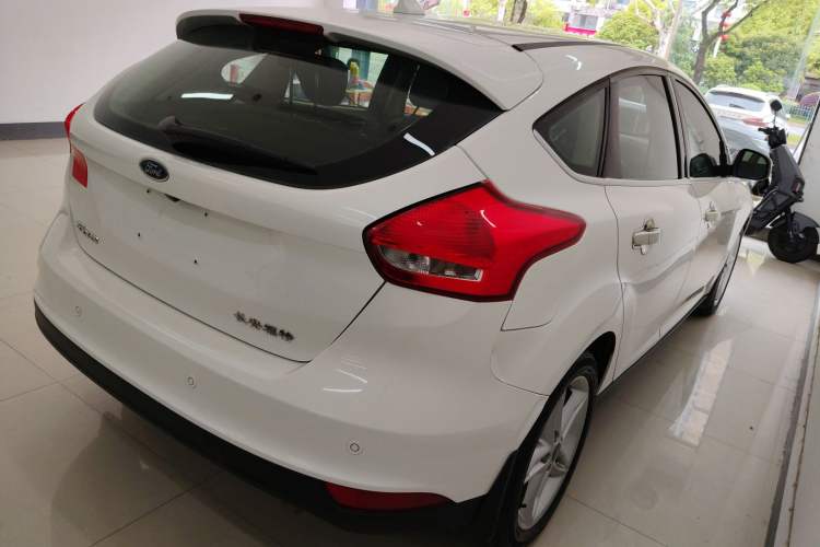 Used Ford Focus 2020 Hatchback Classic 1.5L Automatic Trendy Model Rear Right 45 Deg