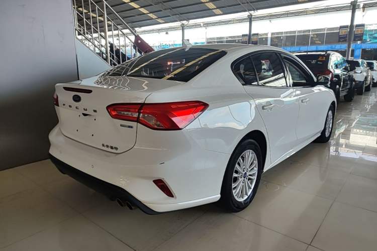 Used Ford Focus 2020 Sedan EcoBoost 180 Automatic Trend Edition Rear Right 45 Deg