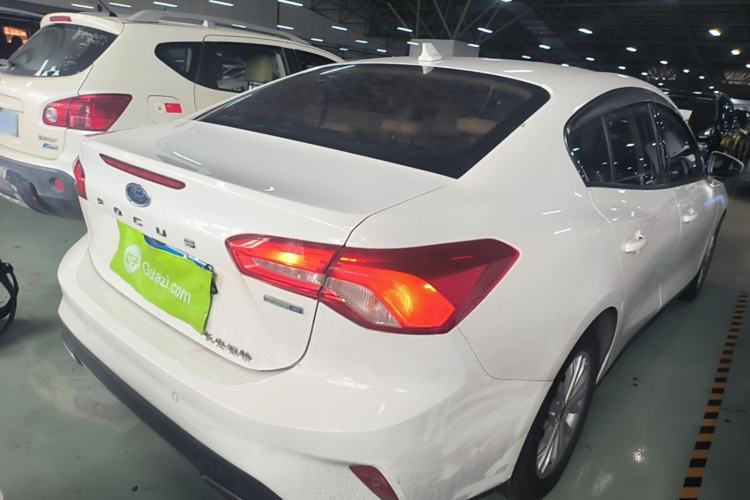 Used Ford Focus 2020 Sedan EcoBoost 180 Automatic Trend Edition Rear Right 45 Deg