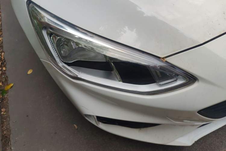 Used Ford Focus 2020 Sedan EcoBoost 180 Automatic Trend Edition Right Front Headlight