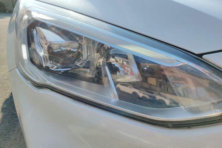 Used Ford Focus 2020 Sedan EcoBoost 180 Automatic Trend Edition Right Front Headlight