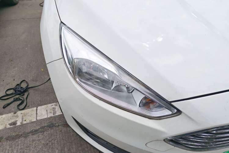 Used Ford Focus 2020 Hatchback Classic 1.5L Automatic Trendy Model Right Front Headlight