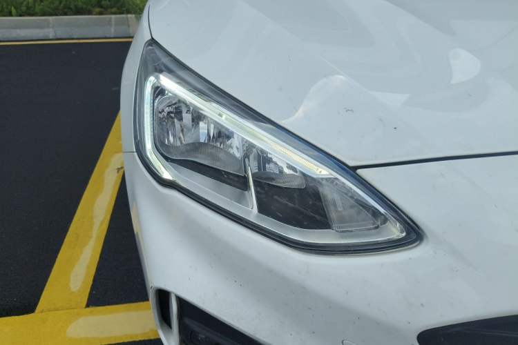 Used Ford Focus 2020 Hatchback EcoBoost 180 Automatic Trend Edition Right Front Headlight