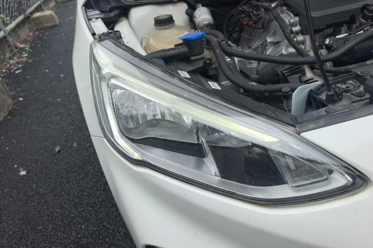 Used Ford Focus 2020 Sedan EcoBoost 180 Automatic Trend Edition Right Front Headlight