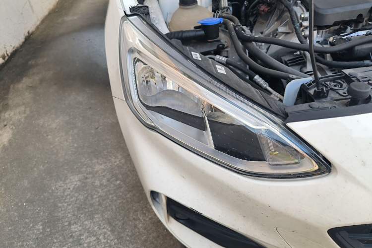 Used Ford Focus 2020 Sedan EcoBoost 180 Automatic Trend Edition Right Front Headlight