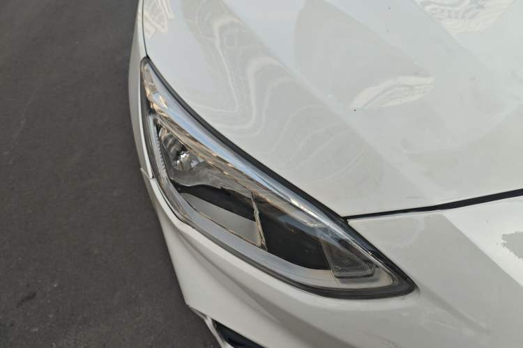 Used Ford Focus 2020 Hatchback EcoBoost 180 Automatic Trend Edition Right Front Headlight