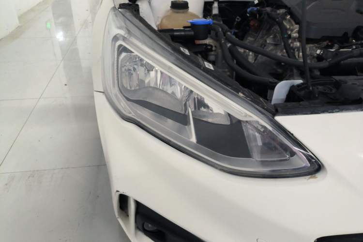 Used Ford Focus 2020 Sedan EcoBoost 180 Automatic Trend Edition Right Front Headlight