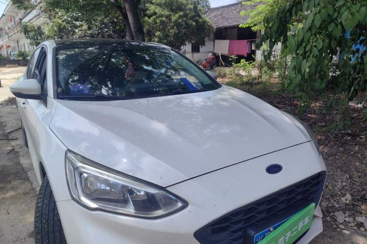 Used Ford Focus 2020 Sedan EcoBoost 180 Automatic Trend Edition Right Front Headlight