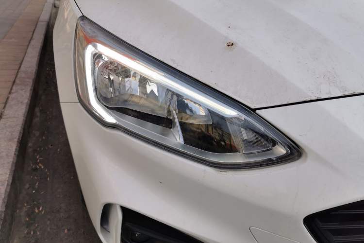 Used Ford Focus 2020 Sedan EcoBoost 180 Automatic Trend Edition Right Front Headlight