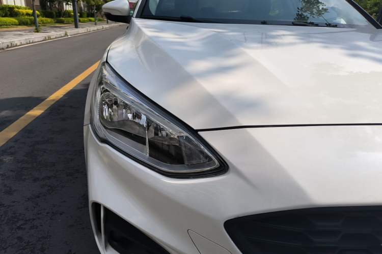 Used Ford Focus 2020 Sedan EcoBoost 180 Automatic Trend Edition Right Front Headlight
