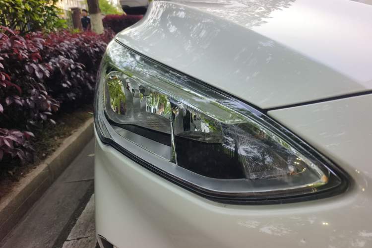 Used Ford Focus 2020 Sedan EcoBoost 180 Automatic Trend Edition Right Front Headlight