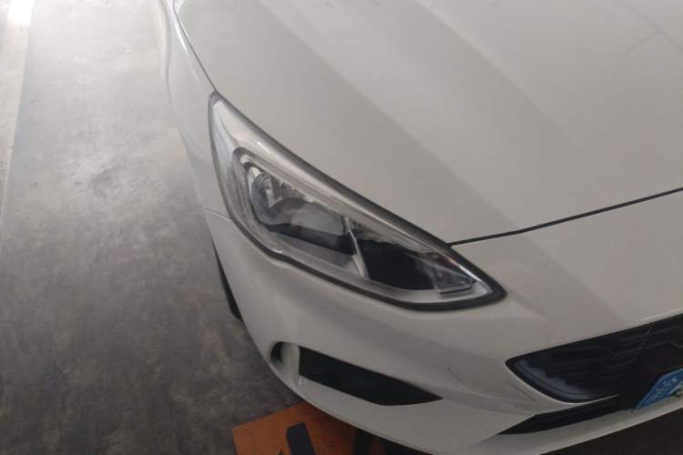 Used Ford Focus 2020 Sedan EcoBoost 180 Automatic Trend Edition Right Front Headlight
