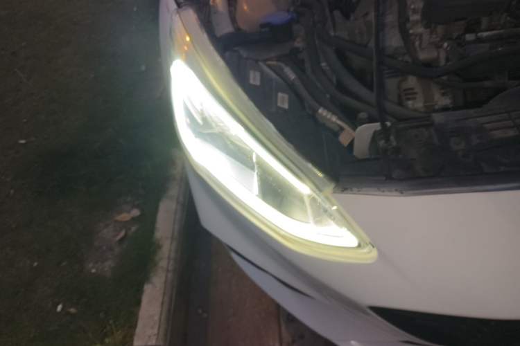 Used Ford Focus 2020 Sedan EcoBoost 180 Automatic Trend Edition Right Front Headlight