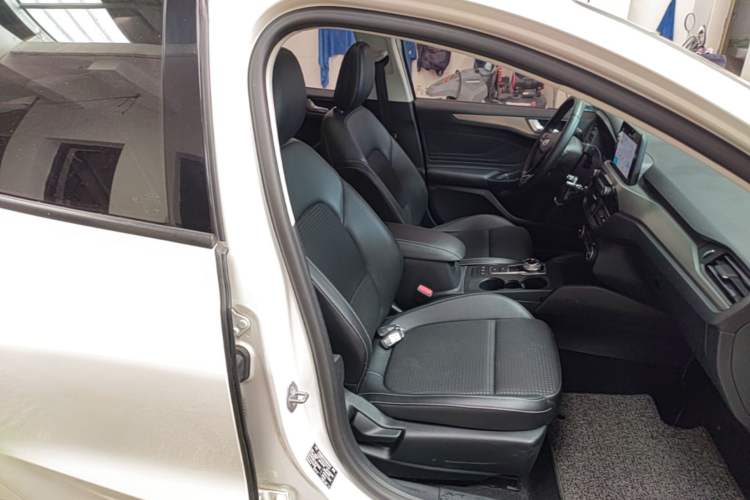 Used Ford Focus 2020 Sedan EcoBoost 180 Automatic Trend Edition Right Front Seat
