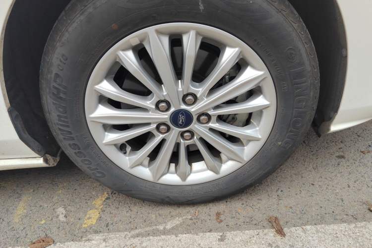 Used Ford Focus 2020 Sedan EcoBoost 180 Automatic Trend Edition Right Front Wheel Hub