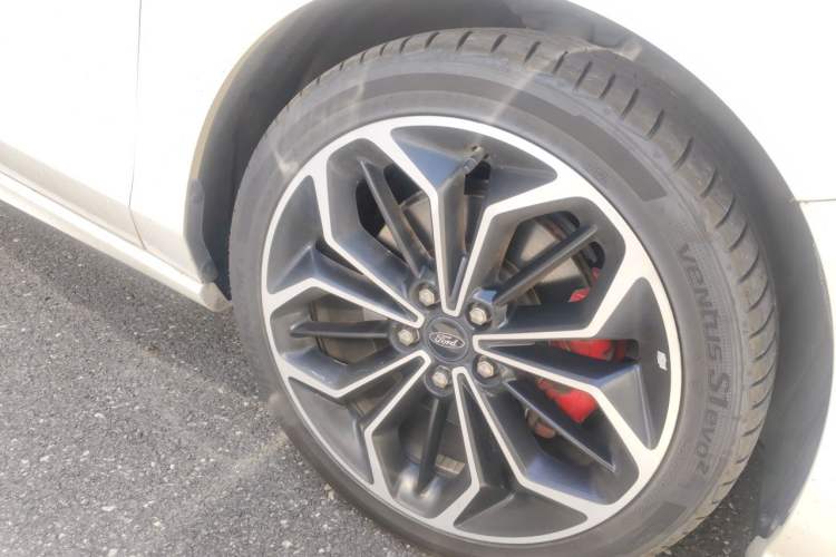 Used Ford Focus 2020 Hatchback EcoBoost 180 Automatic ST Line Right Front Wheel Hub