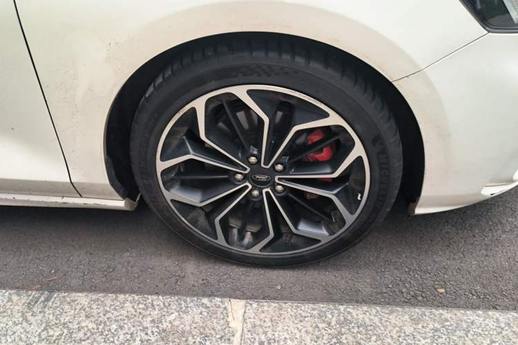 Used Ford Focus 2020 Sedan EcoBoost 180 Automatic ST Line Right Front Wheel Hub