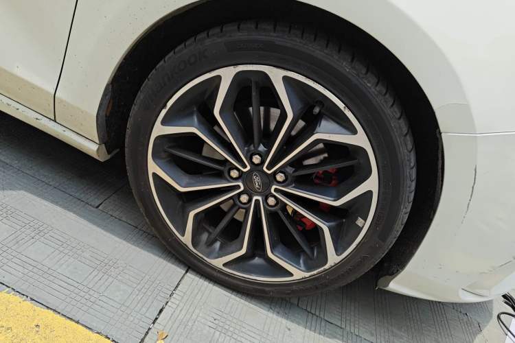 Used Ford Focus 2020 Sedan EcoBoost 180 Automatic ST Line Right Front Wheel Hub