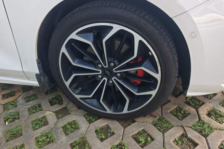 Used Ford Focus 2020 Hatchback EcoBoost 180 Automatic ST Line Right Front Wheel Hub