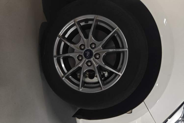 Used Ford Focus 2020 Hatchback EcoBoost 180 Automatic Trend Edition Right Front Wheel Hub