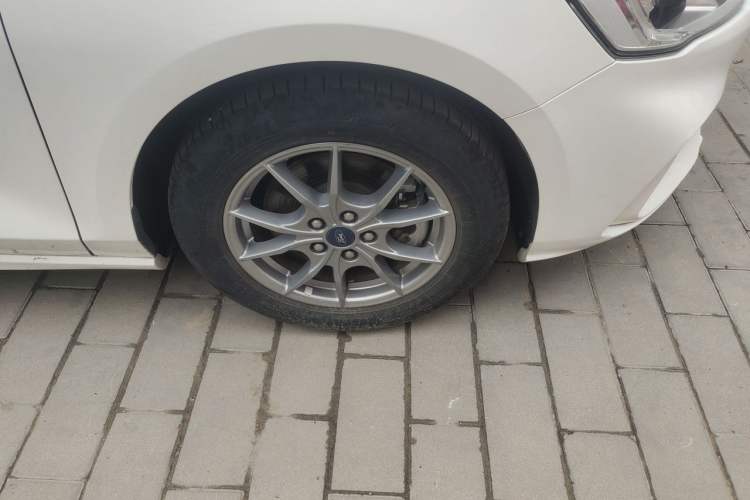 Used Ford Focus 2020 Hatchback EcoBoost 180 Automatic Trend Edition Right Front Wheel Hub