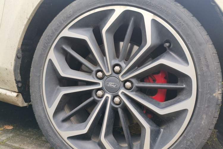 Used Ford Focus 2020 Sedan EcoBoost 180 Automatic ST Line Right Front Wheel Hub