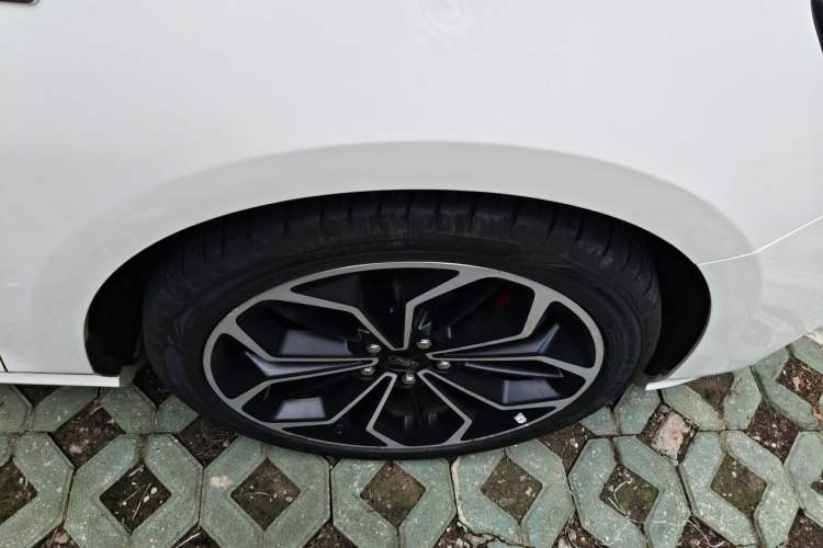 Used Ford Focus 2020 Hatchback EcoBoost 180 Automatic ST Line Right Front Wheel Hub