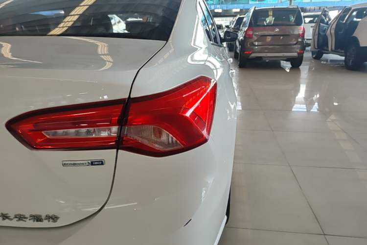 Used Ford Focus 2020 Sedan EcoBoost 180 Automatic Trend Edition Right Rear Taillight