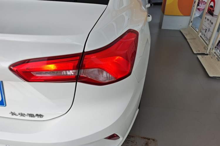 Used Ford Focus 2020 Sedan 1.5L Automatic Sharp Edition Right Rear Taillight