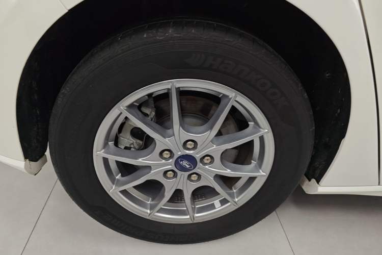 Used Ford Focus 2020 Hatchback EcoBoost 180 Automatic Trend Edition Right Rear Wheel Hub