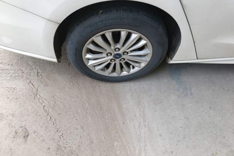 Used Ford Focus 2020 Sedan EcoBoost 180 Automatic Trend Edition Right Rear Wheel Hub