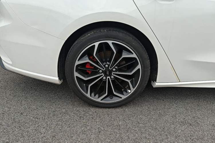Used Ford Focus 2020 Sedan EcoBoost 180 Automatic ST Line Right Rear Wheel Hub