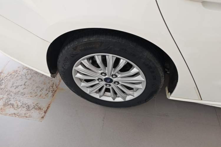 Used Ford Focus 2020 Sedan 1.5L Automatic Sharp Edition Right Rear Wheel Hub