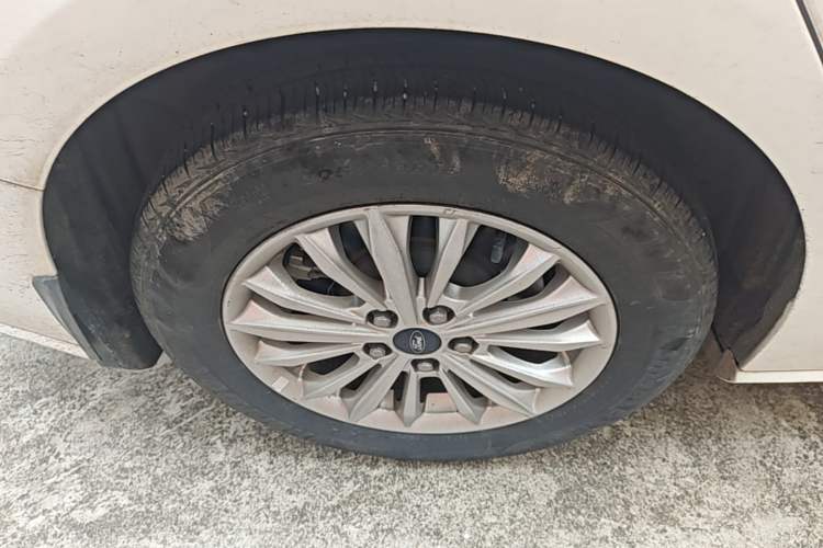 Used Ford Focus 2020 Sedan EcoBoost 180 Automatic Trend Edition Right Rear Wheel Hub