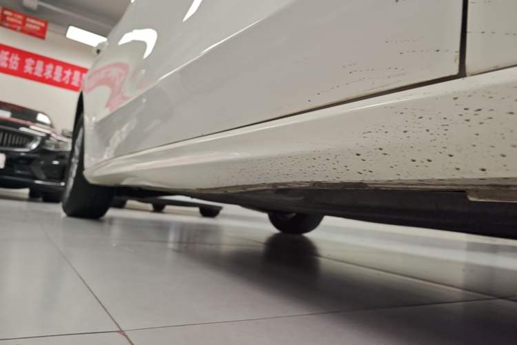 Used Ford Focus 2020 Hatchback EcoBoost 180 Automatic Trend Edition Right Side Sill